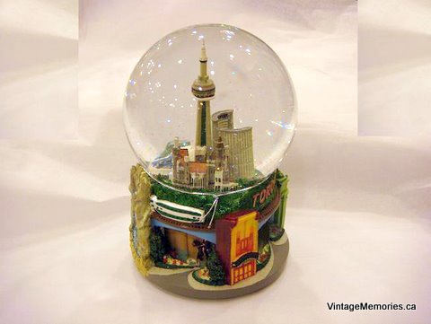 Toronto_musical_snow_globe