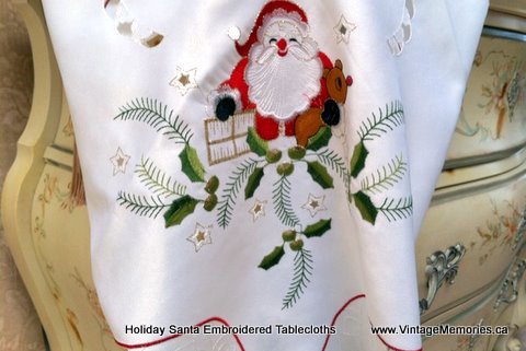 holiday_Santa_embroidered_tablecloths